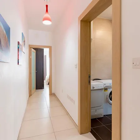 2 Bedroom In Central St Julians Prime Location In Paceville Apt 3 By Vaganza Saint Julian's Exterior photo