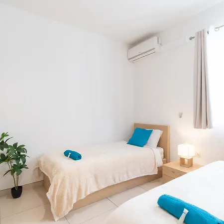 2 Bedroom In Central St Julians Prime Location In Paceville Apt 3 By Vaganza Saint Julian's Exterior photo