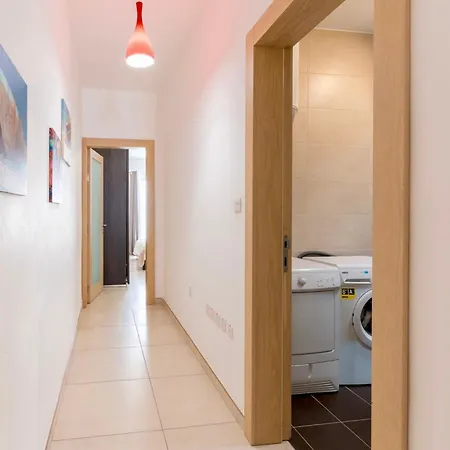 2 Bedroom In Central St Julians Prime Location In Paceville Apt 3 By Vaganza Saint Julian's Exterior photo