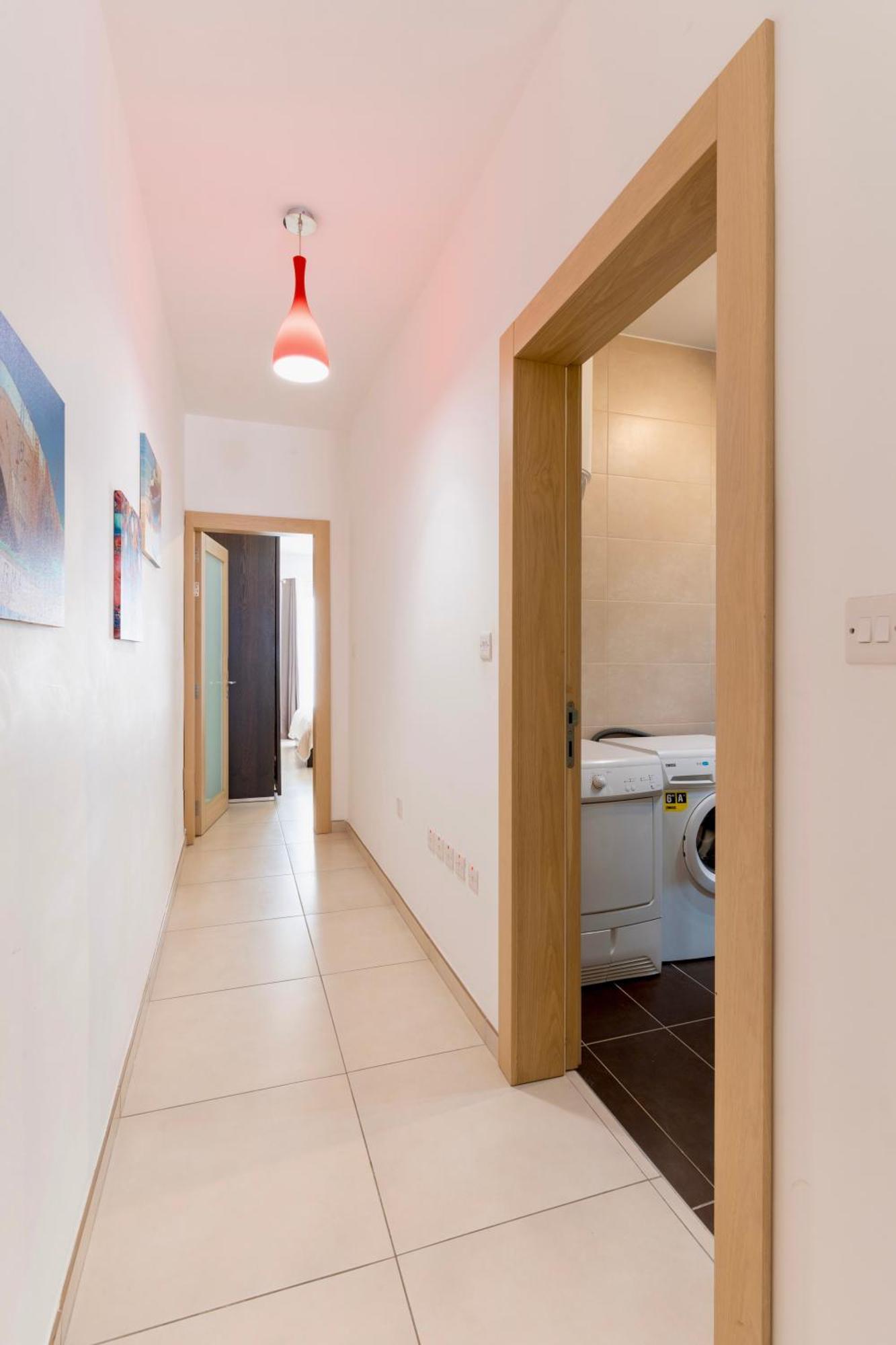2 Bedroom In St Julians Prime Location In Paceville 3 By Vaganza San Ġiljan